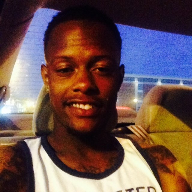 I snatch souls. 
(F)orever (L)ove (Y)ourself.
2⃣2⃣. SINGLE. NO KIDS. Livin life!
God, Family, Money!
