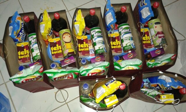 Menerima pesanan parcel untuk seminar proposal, seminar hasil, ujian meja, sidang, http://t.co/KhmoDkMoLu : 085299307739