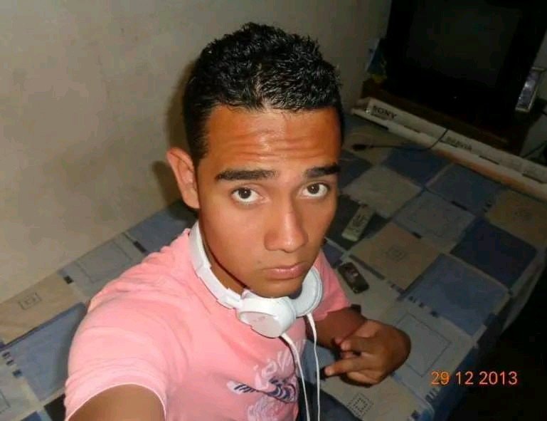 You make my life hesmosa .. I love you with all my soul furzas..  one day is a century without you, I need you by my side honey.