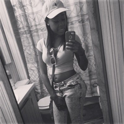 Push that follow button ♥. I follow back . Kik me . Dm me . Retweet my tweets . And ill do the same #VIRGO BABY # 90's baby. #2015