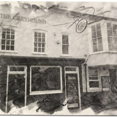 Welcome to our fantastic, family run pub in the heart of Wivenhoe. Food served daily 12-9, brunch on Saturdays & Sundays 10:30-12 and lunch on Sundays from 10.3