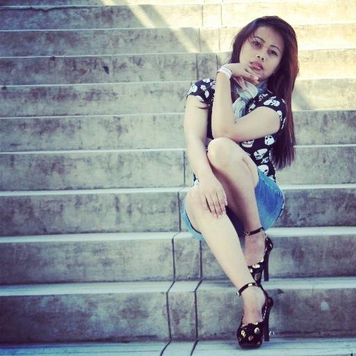 Biarlah hidup seperti air yang mengalir keep smile :*