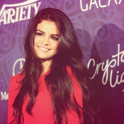 I love Selena Gomes!She is very good!