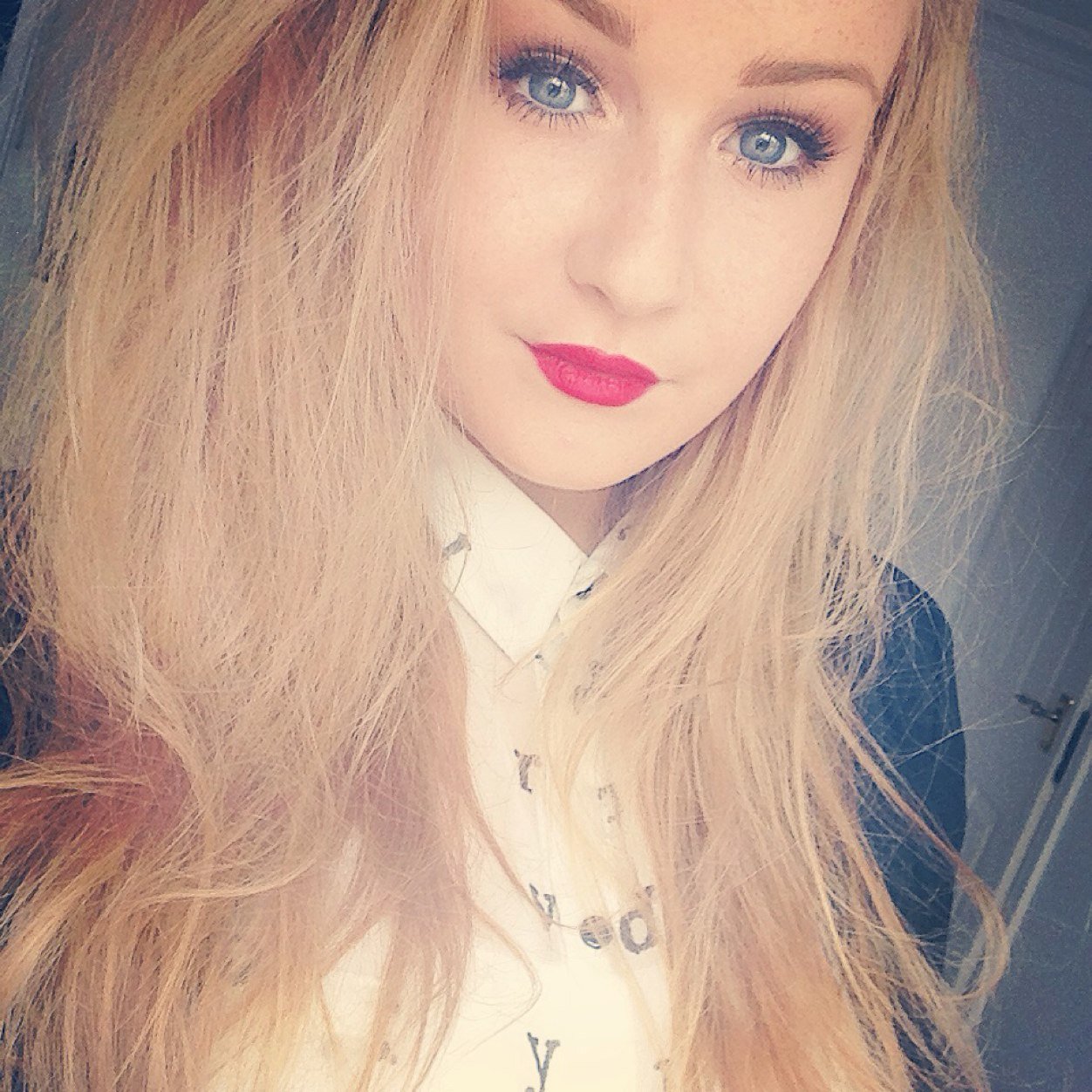 Leigh || 18 || Beauty, Fashion & Lifestyle Blogger || Fashion Student || Glasgow || Be Classy & Stay Sassy ||