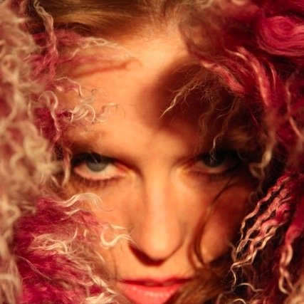 redrabbitnyc's profile picture. 