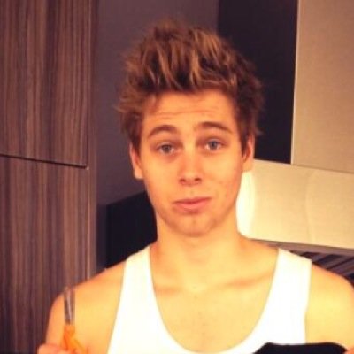 Please follow @swagon_lou ❤️