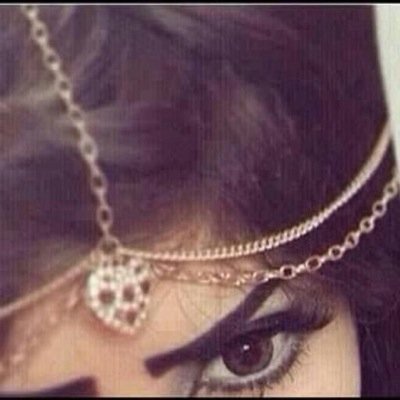 فتاه تحب التملك)'......نعم انها انا