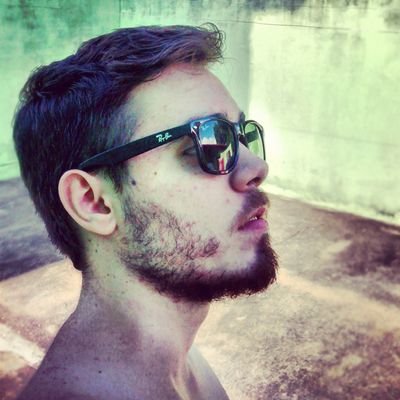 18 y. Estudante de C. Contábeis. Palmeirense.
Pra frente é que se anda ✌