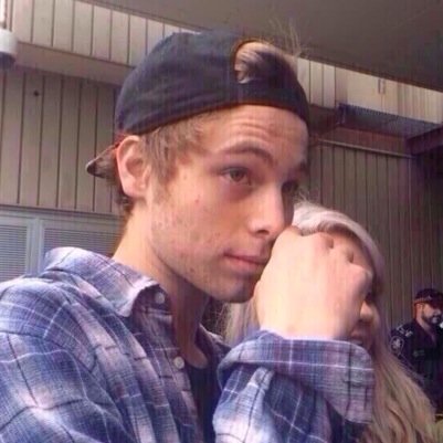 free follow from @quietmuke bc you're rather excellent :~)