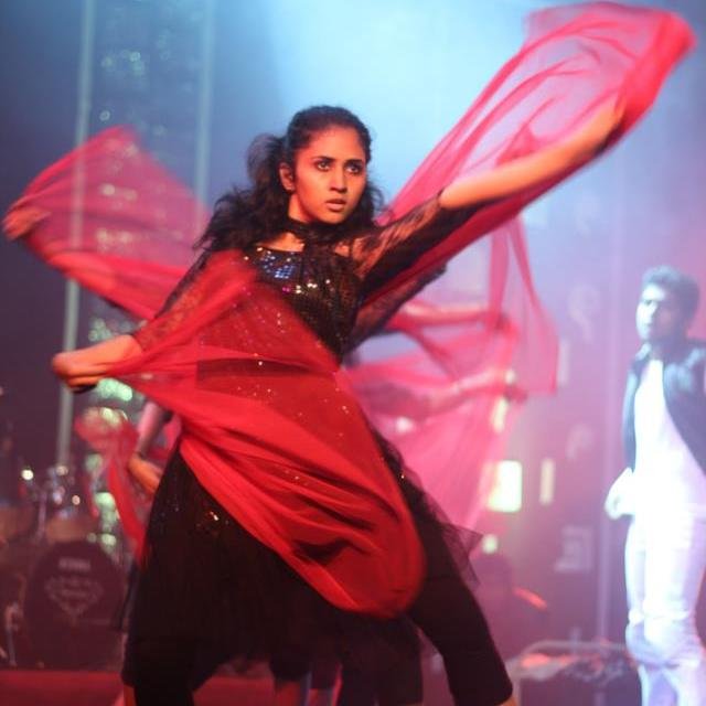 ark1993's profile picture. A dreamer lost in the world of fiction ^_^