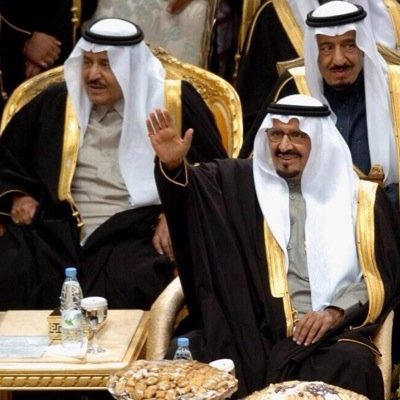 أخَلآقكْ سَتجَذبّ إلِيكَ قُلُوبّ النَاسْ ؛ وإنْ كَانُوآ لآ يَعرفُونْ عَنكَ شِيئاً .
شاعر وفتخر بقبيلتي مطير
