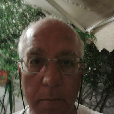 Médico, palestino , afincado en sevilla- España