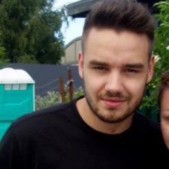 because we all love liam. (@BL0WJIAM)