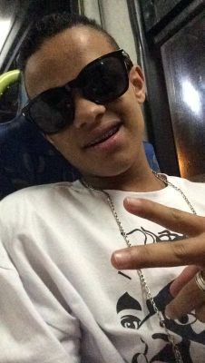 - a vida é um jogo de xadrez, tem que saber proteger a dama ☝