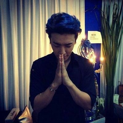 Parody Of 이동해 SuperJunior |   MainRapper, Dancer |  October 15, 1986 [FamousEnt_RP]