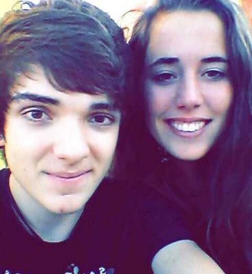 Postureo del nivel 80.
Moderadamente youtuber…

*FALL OUT BOY*