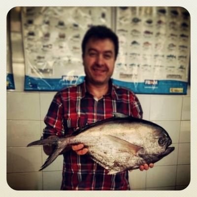 Tras más de 20 años abierto al público, Pescados y Mariscos Vázquez llega a todo el mundo a través de la red. Consulta horarios, recetas y fotos curiosas...