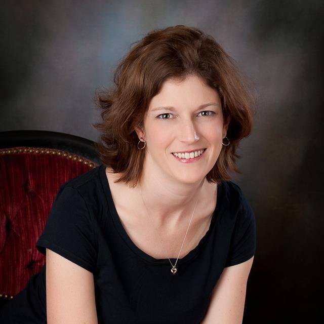 Freelance writer/editor. Helping people, companies, and brands tell their story.