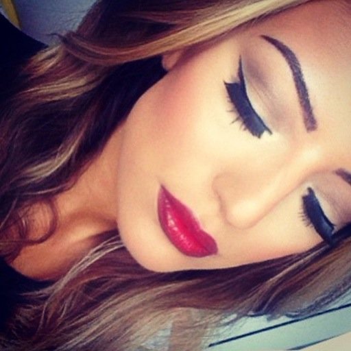 urbeautybasics's profile picture. Bringing you daily beauty tips and favorites.
Direct Message me for any questions you have.