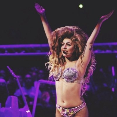 FOLLOW @ImGagasBaby CUZ THIS FREE FOLLOW FROM HER :)