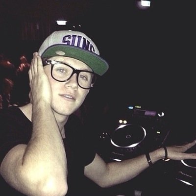 hi please follow @horansIuts and ask for a follow back ilyy ꒰ ु•͈ᴗ•͈꒱ु