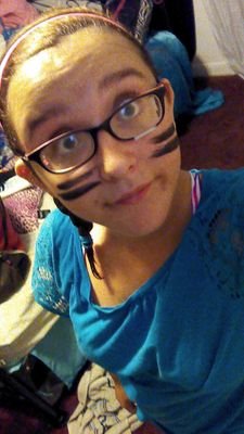I'm 13 I have vine but no videos yet. I have Instagram my insta is Cassie.Snyder13. I play soccer.  I play guitar and I love singing. I also love Taylor Caniff.
