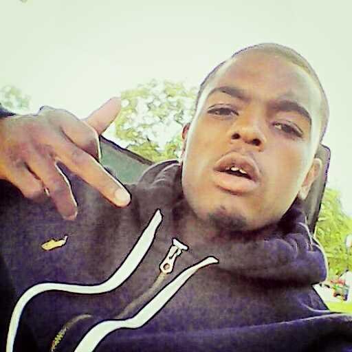Call up Zae Zae he Gone Spray spray My name Zae yung boi Trynna Check a bag!