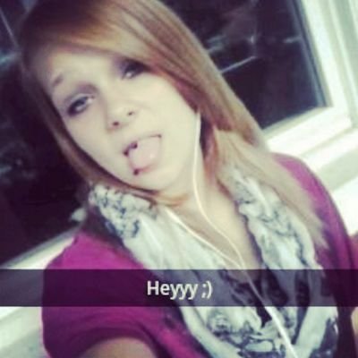 love being a Mommy(: 17 years of age &'d happy with the life I have.