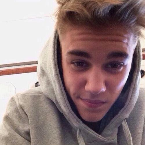AvonsKing__'s profile picture. Never ever leaving Justin