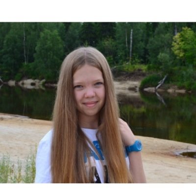 Hi! I'm Nastya,14 years old, dancer,live in Russia:)