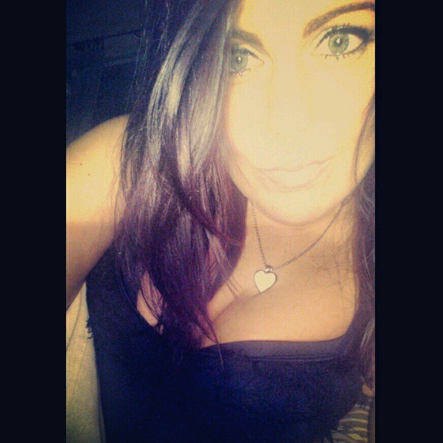 lissa_beer7690's profile picture. Come take a walk on the wild side, Let me kiss you hard in the pouring rain. You like your girls insane. 