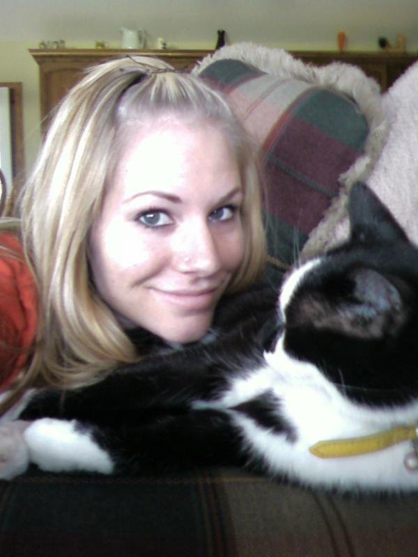 sadrose29's profile picture. 