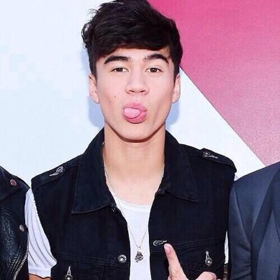 hi! 
✖️ @94stylesflannel ✖️
gave you a free follow, 
so please follow her back! 
thanks and Ily!