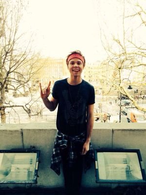 single || datemi una ragazza please...sono tenero