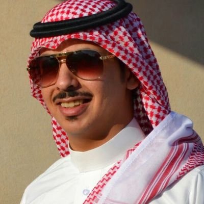 ‏‏‏‏‏‏‏‏‏‏شاعر⇲ .. ⇖يقَف بالقَرب من صوره جمَاعيه..حاصل على دبلوم                               Electrical Power..           هلالي