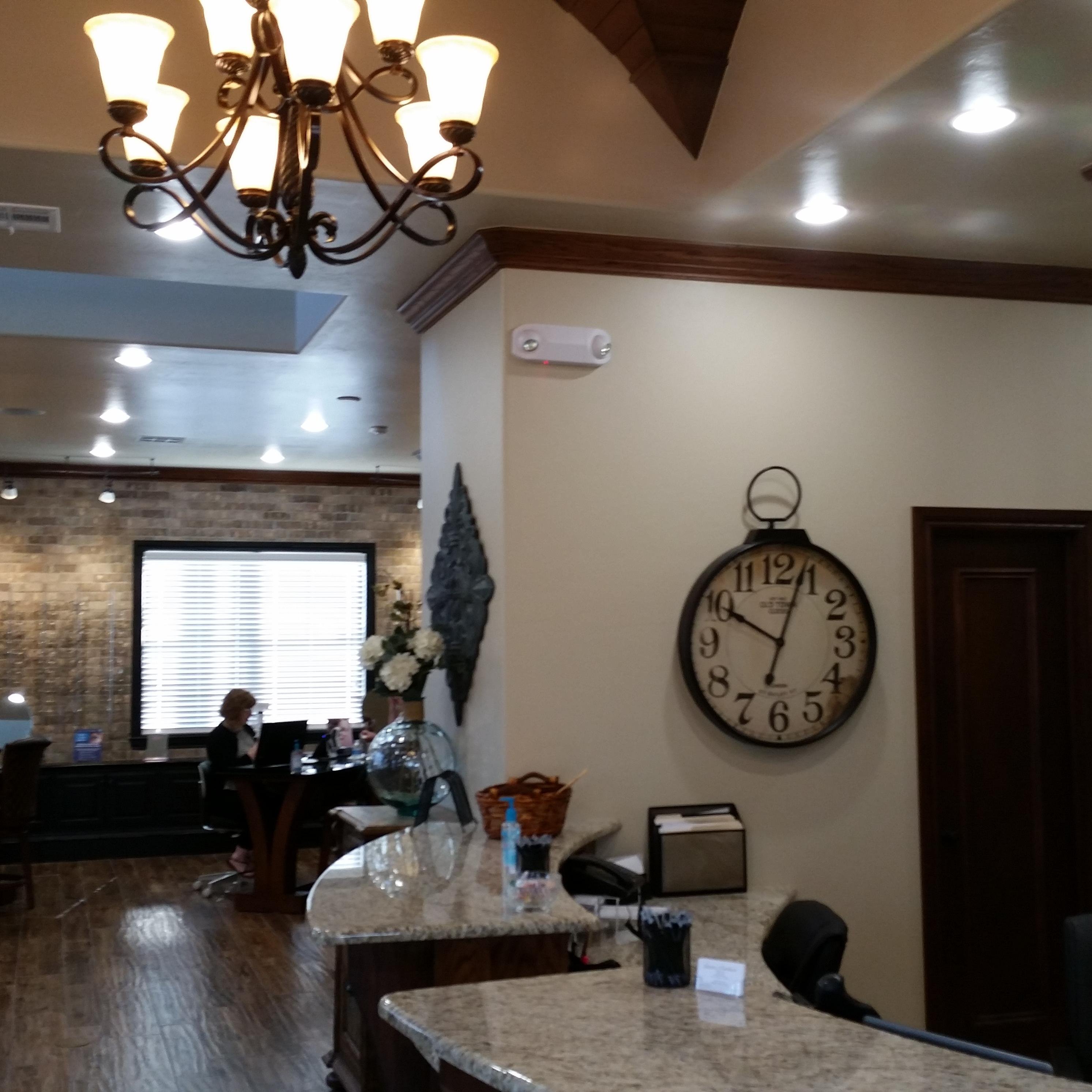 Family Eye Care Serving the Del City 
Community Since 1973.