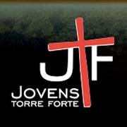 Somos um grupo de jovens que, antes de mais nada, busca tocar o coração de Deus.