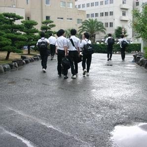 ああやっと今日も学校から解放される！来た来た来た来たー！自由だぁ☆