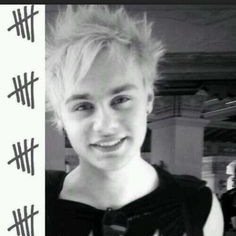 Pretend that follow button is @michael5sos @luke5sos @calum5sos and @ashton5sos d**k and press it