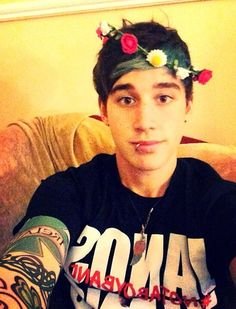 I'm in love with 5 fags from Melbourne    Janoskians and Magcon Are my life