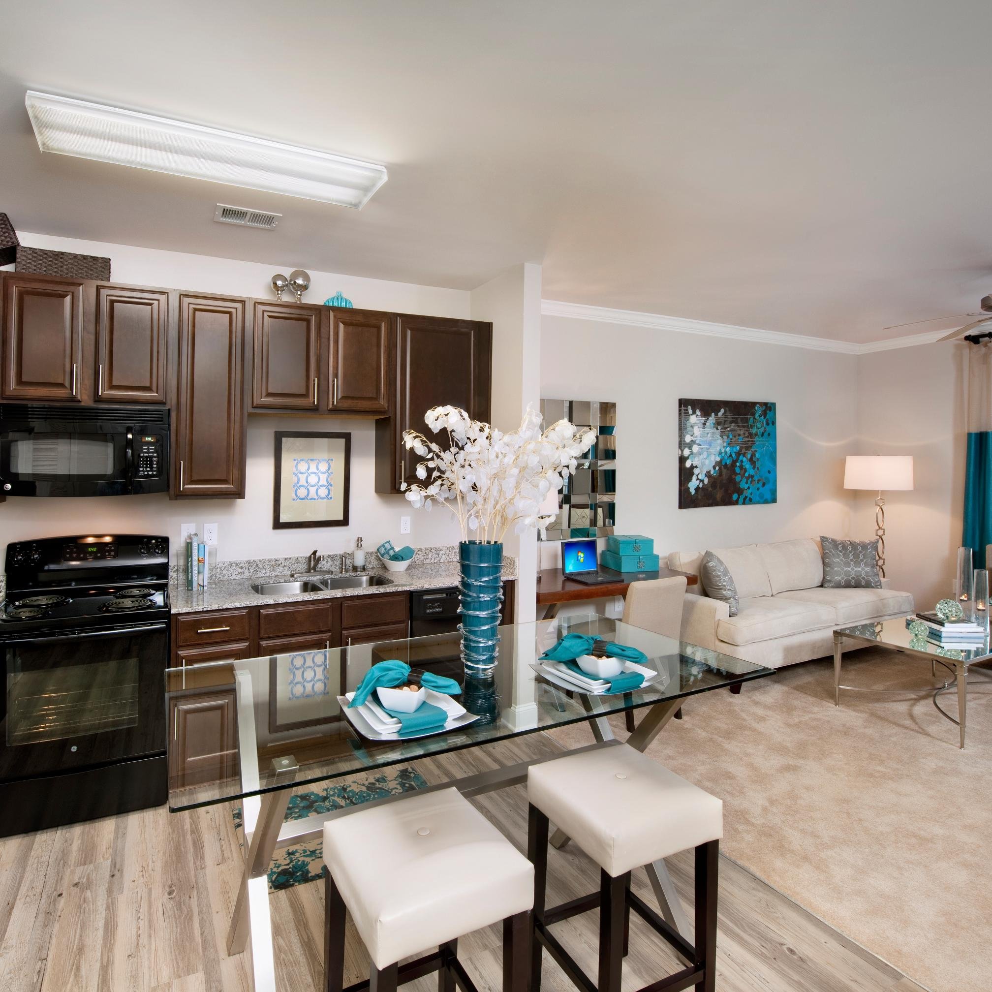 CenturyAptHomes's profile picture. Luxury mid-rise and garden style apartment homes in Georgia, Florida, North Carolina, South Carolina and Texas.