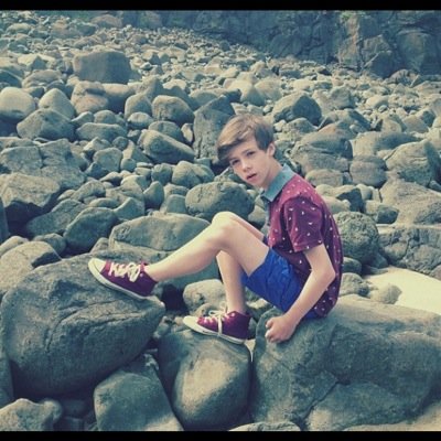 14 year old irish singer. Follow my main account please!! @iamjordanwalker @iamjordanwalker