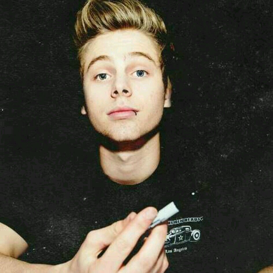 YOU DON'T NEED TO FOLLOW BACK // voting account // free follow from @sxcialcxsuaIty