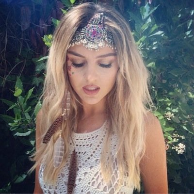 fajer_parvaiz's profile picture. Nothing is comfortable than sitting home wearing sweat pants and a bowl of cheetos.✌️ Wattpad is life.