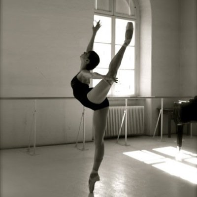 ballet_bitchx's profile picture. centre stage since 99