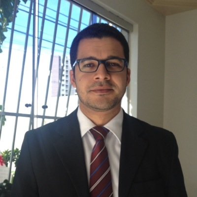 Procurador do Município de Aracaju. Advogado militante. Professor. Apreciador da simplicidade nordestina. Torcedor do Sergipe e do Vasco da Gama.