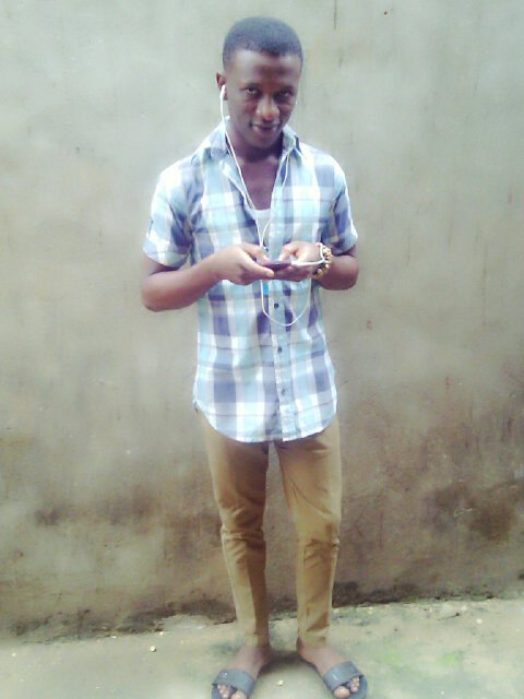Am down to earth,single nd friendly.i love meeting good nd responsilbe pple as friends.