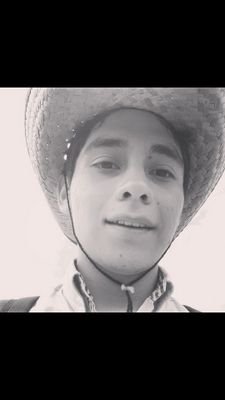 ¿Biografía? Esa es para la gente con vida, yo tengo Twitter.