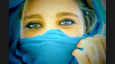 -Poesía-   No sé dónde meterme cuando me sacas de tu cuerpo. Me quedo mendigando...                                                http://t.co/pFJ61tv2K9