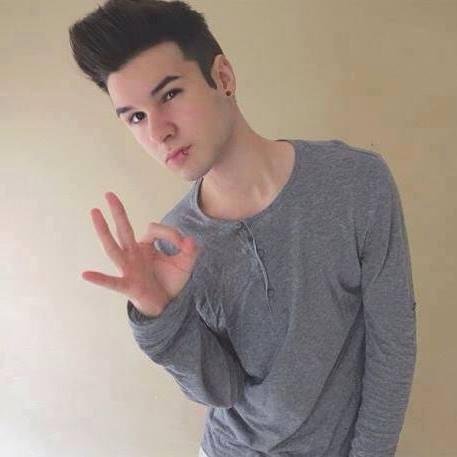 ▲No acumules silencios, grita de vez en cuando.▲ Soy de Chile,tengo 19 años me gusta Iggy Azalea y la Pizza.